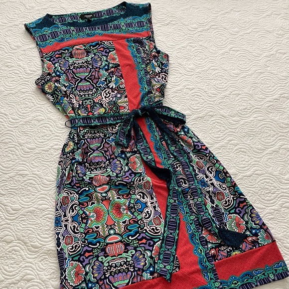 Premise Dresses & Skirts - Premise Dress PL Shift Sleeveless Kaleidoscope Print Tie Belt